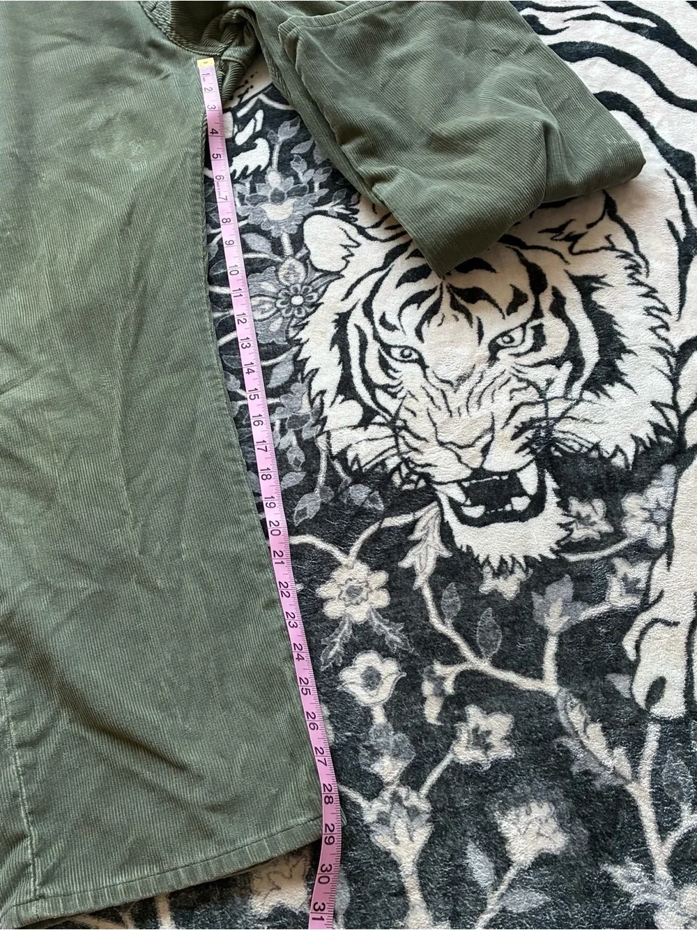 002 - VINTAGE 00s LEVIS SILVER TAB Y2K CORDUROY GREEN PANTS